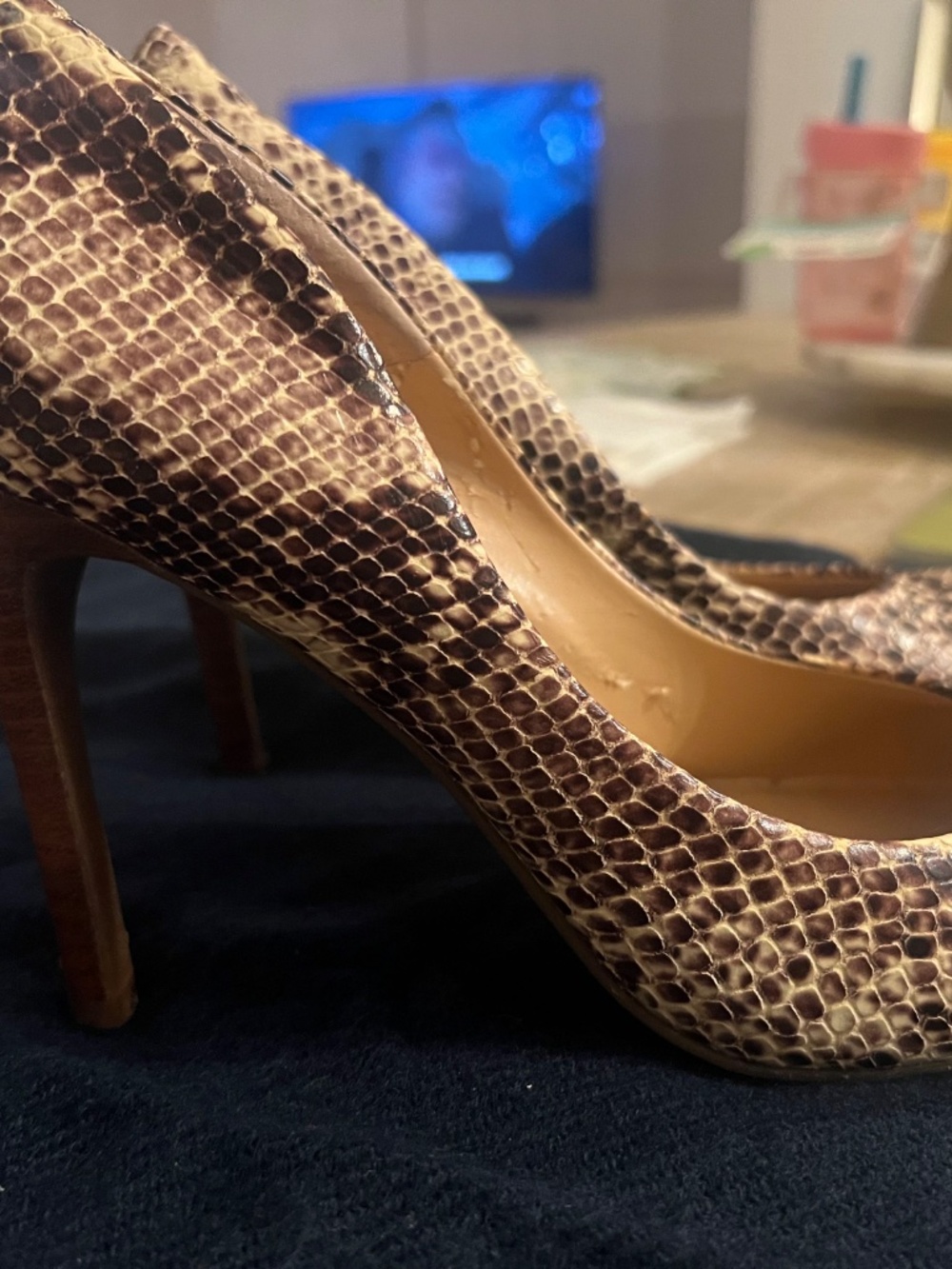 Jessica Simpson Python Embossed Pumps - Picture 4 of 7